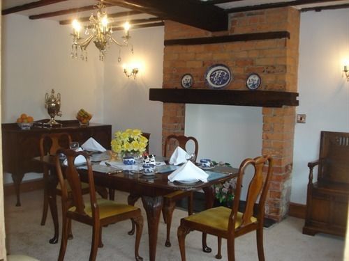 Corner Farm Bed & Breakfast Crewe Exterior photo